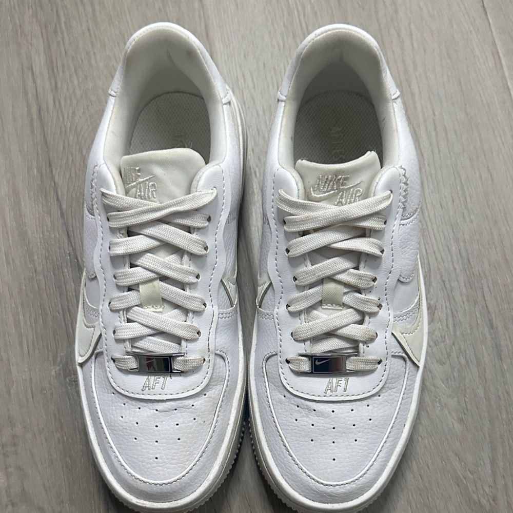 Nike Air Force 1 Low White Sneakers kids size 5 - Picture 5 of 12